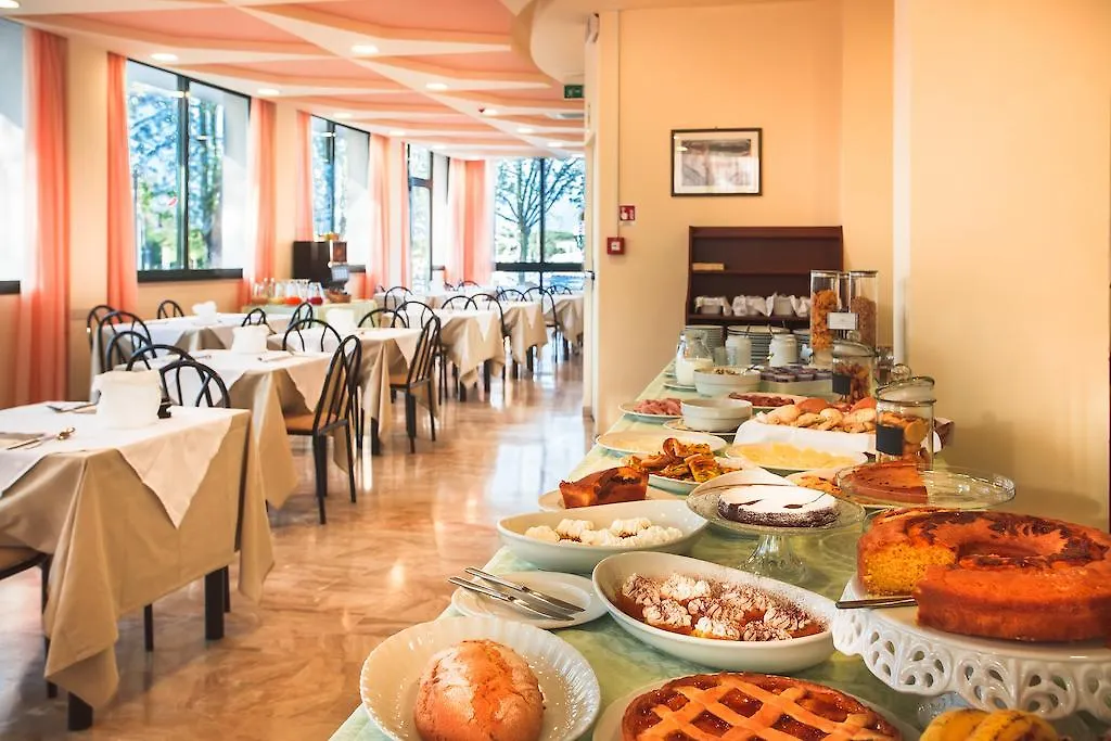 Hotel Baltic Cesenatico 3*,