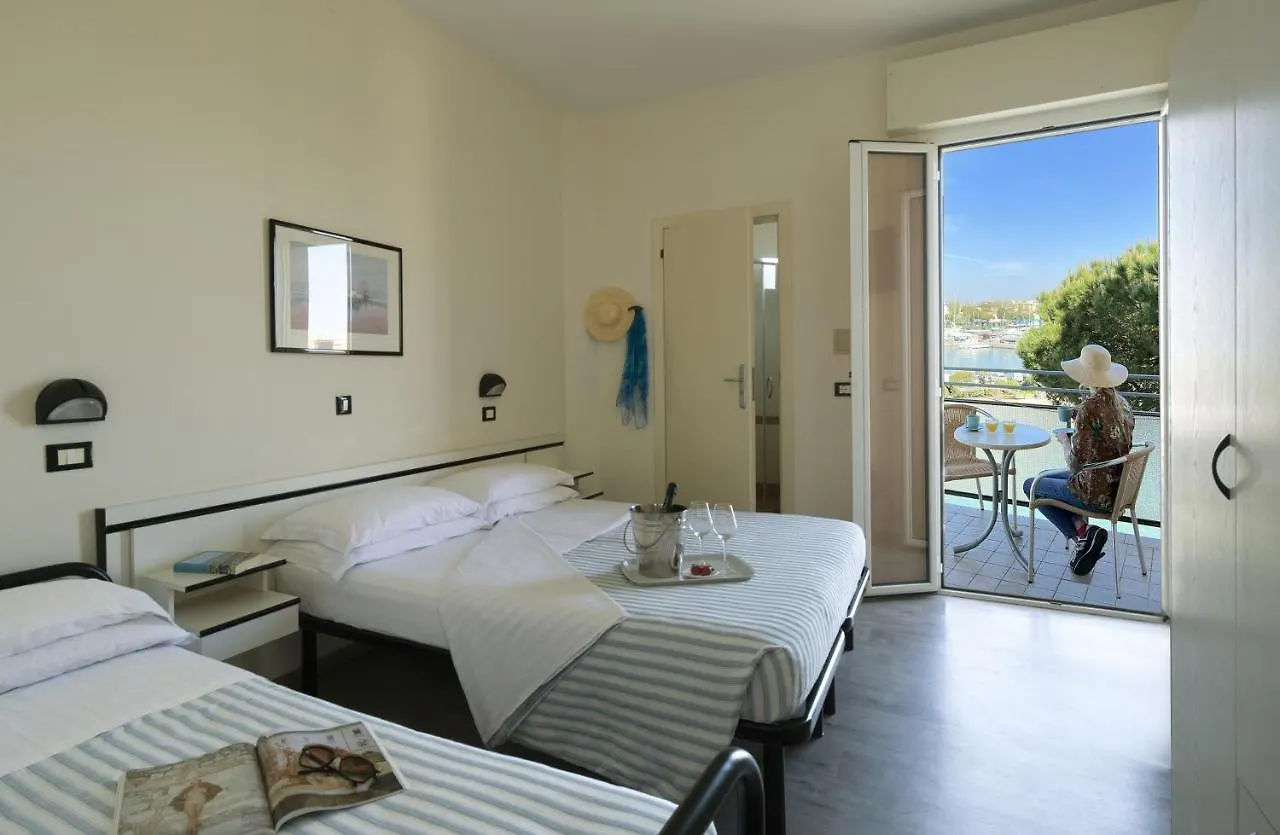 Hotel Baltic Cesenatico 3*,